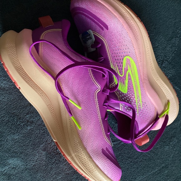 Skechers Vibrant Pink Athletic Shoes - Picture 3 of 8